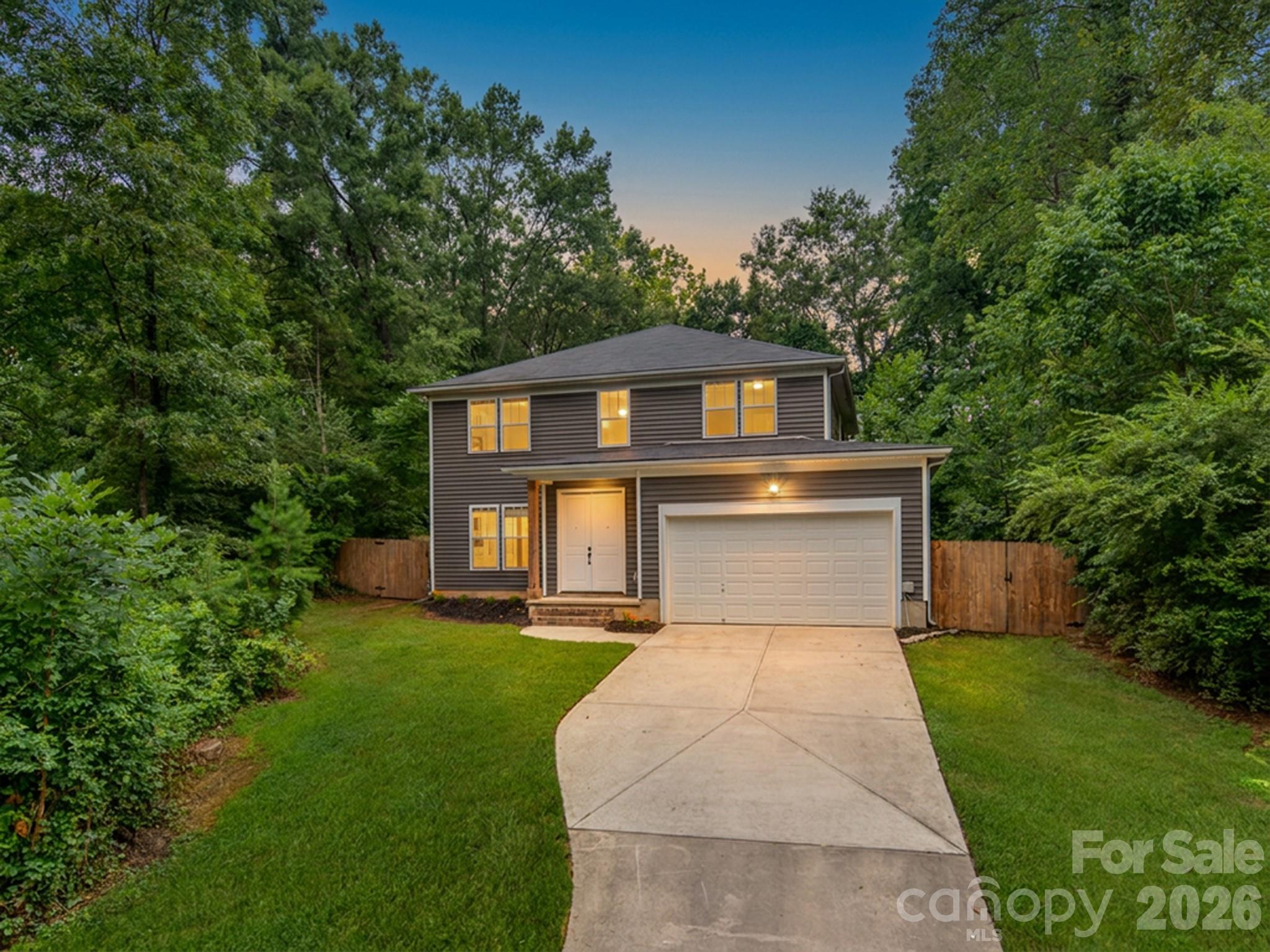 3021 Cresthill Dr, Charlotte, NC 28212