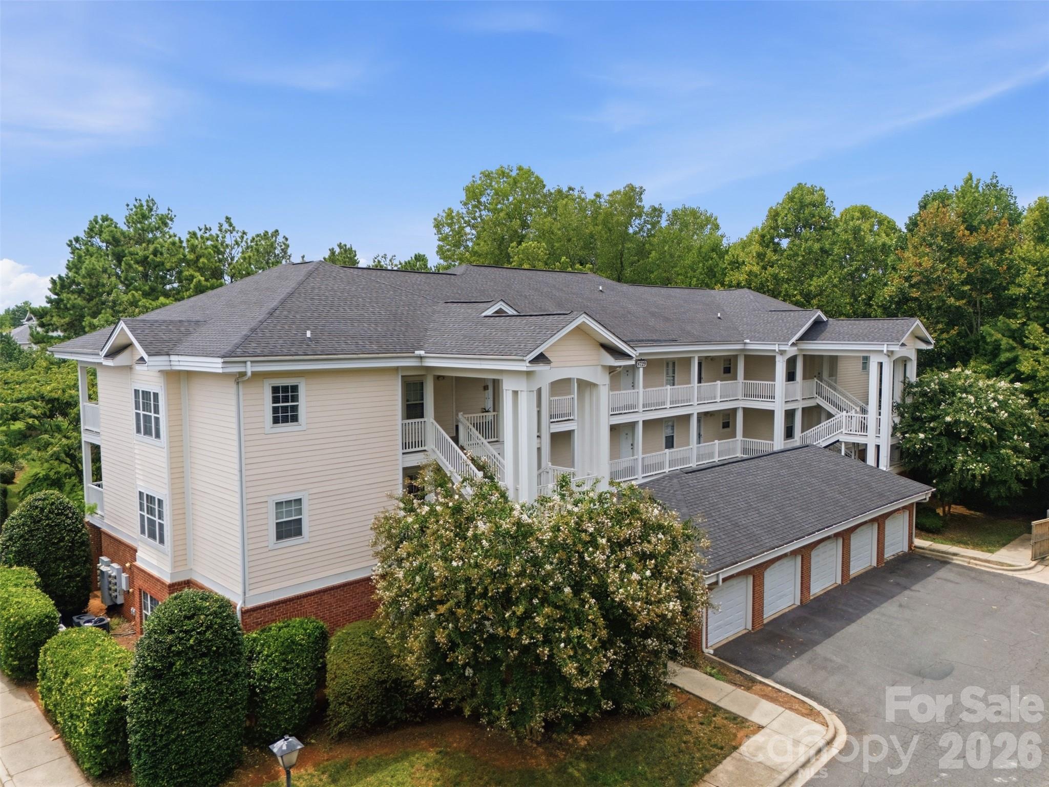 8751 Coralbell Ln, Charlotte, NC 28213