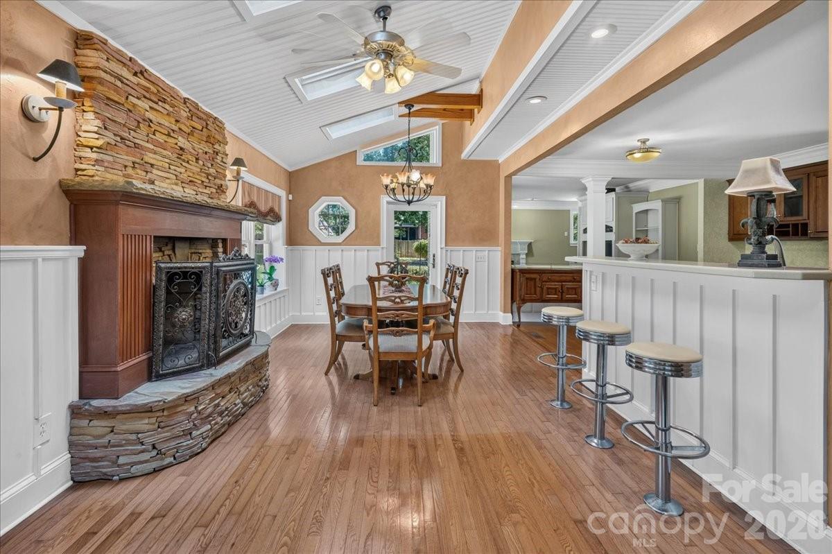 6041 Bluebird Hill Ln, Matthews, NC 28104