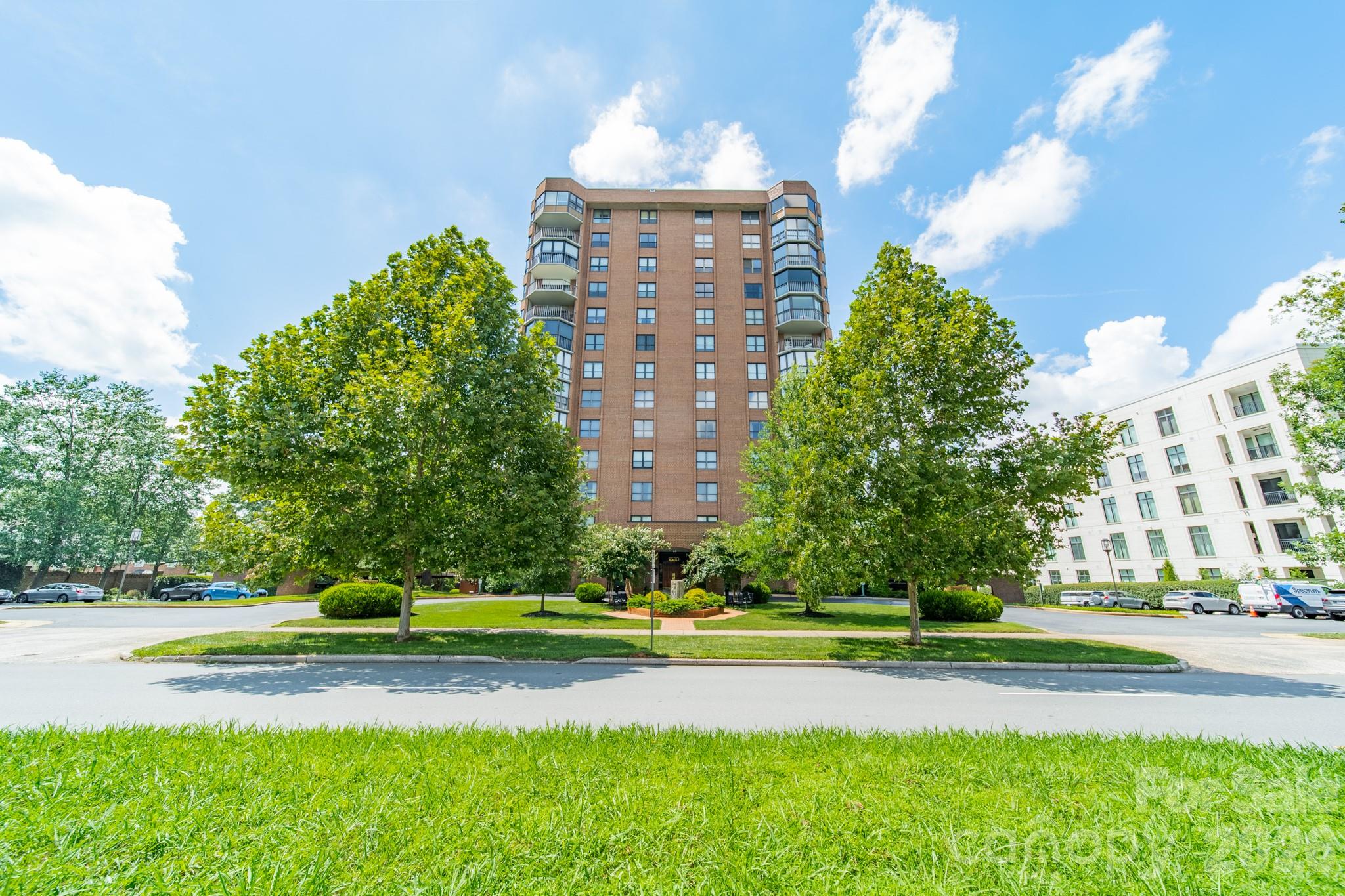 1530 Queens Rd #304, Charlotte, NC 28207