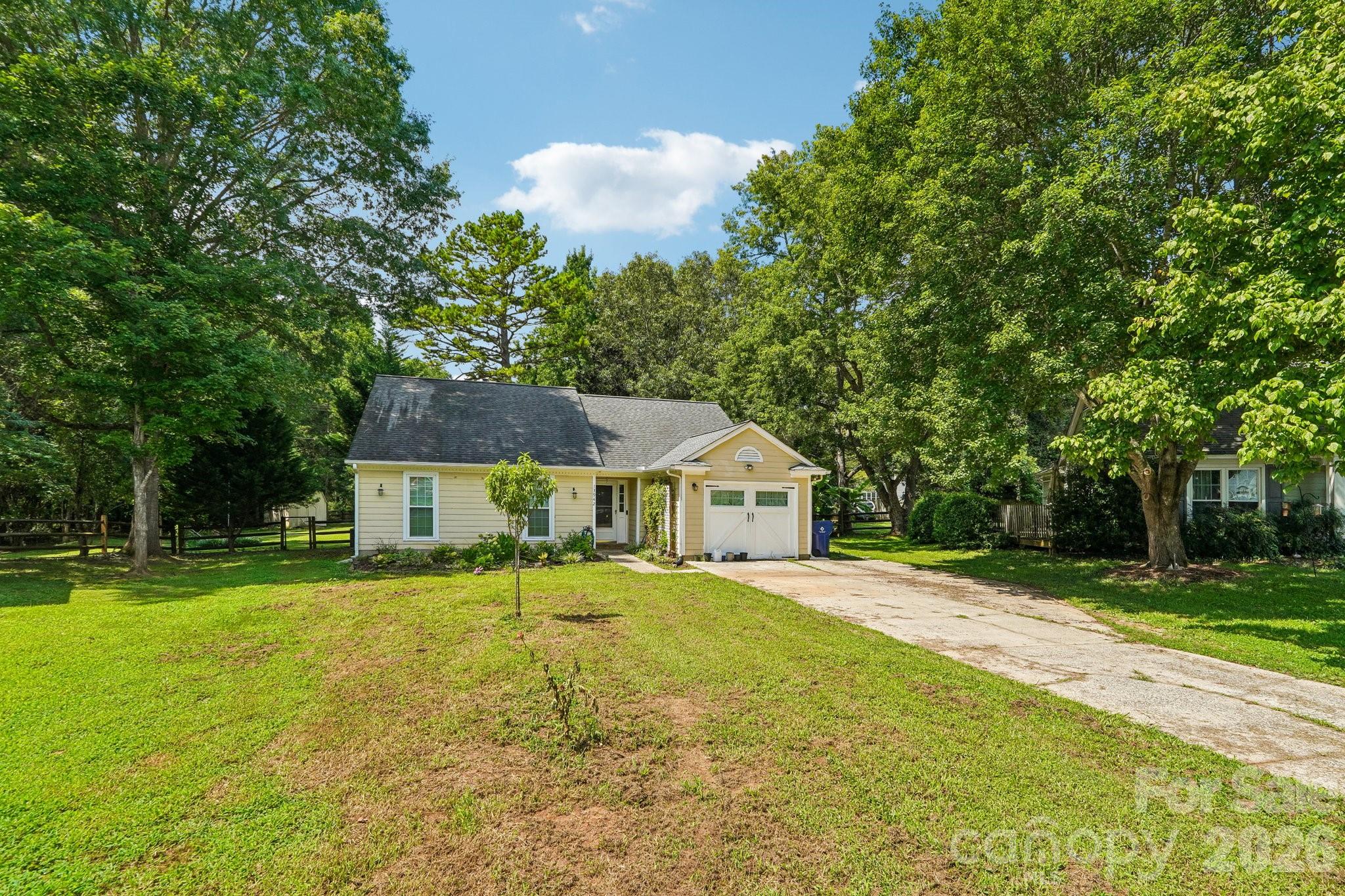 13942 Dannemara Dr, Pineville, NC 28134