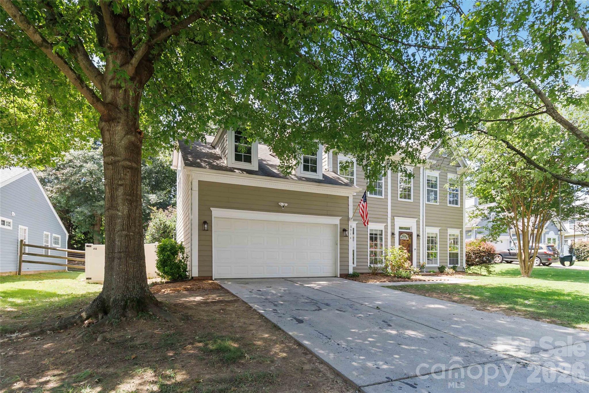 8914 Raven Park Dr, Charlotte, NC 28216
