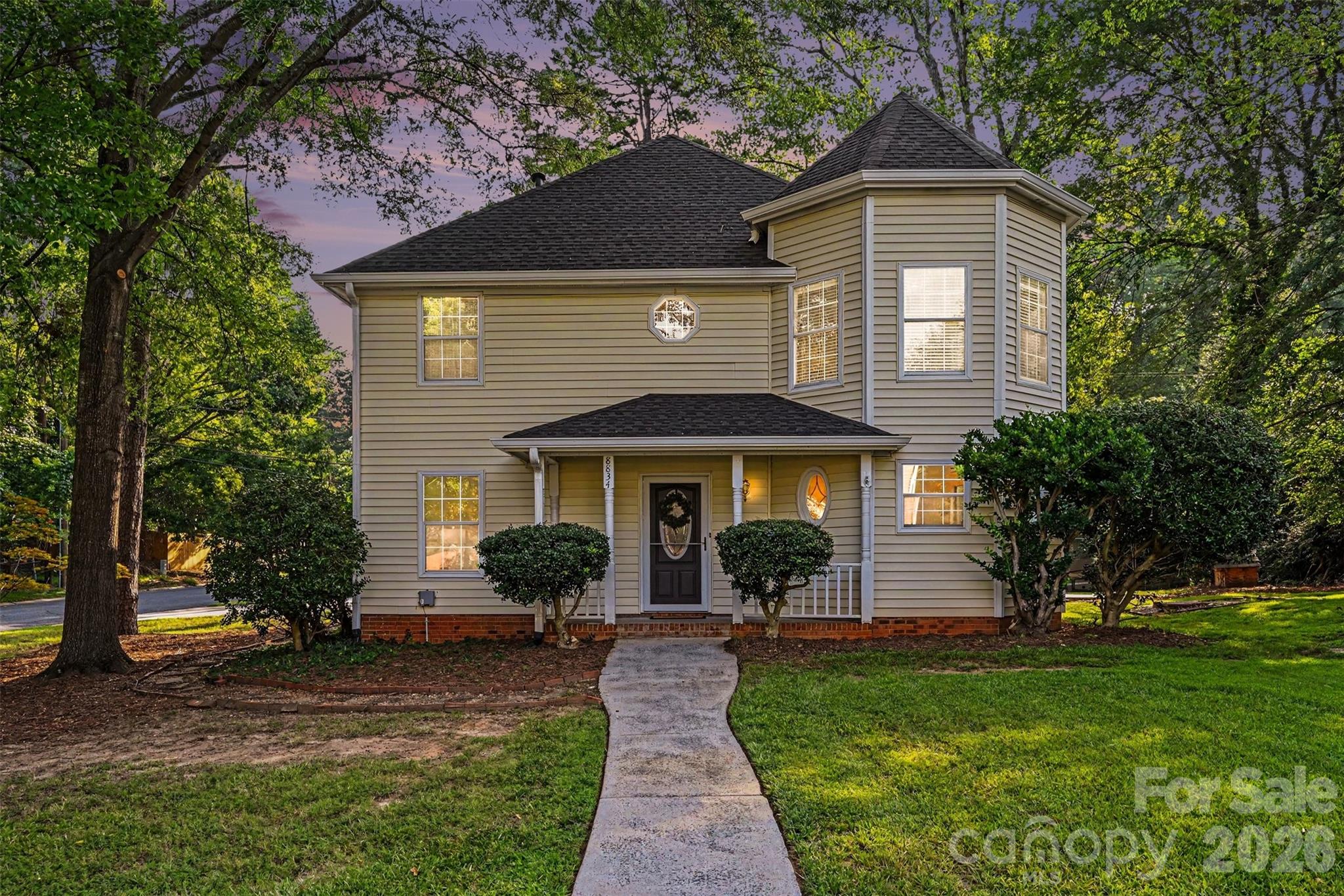 8834 Rittenhouse Cir, Charlotte, NC 28270