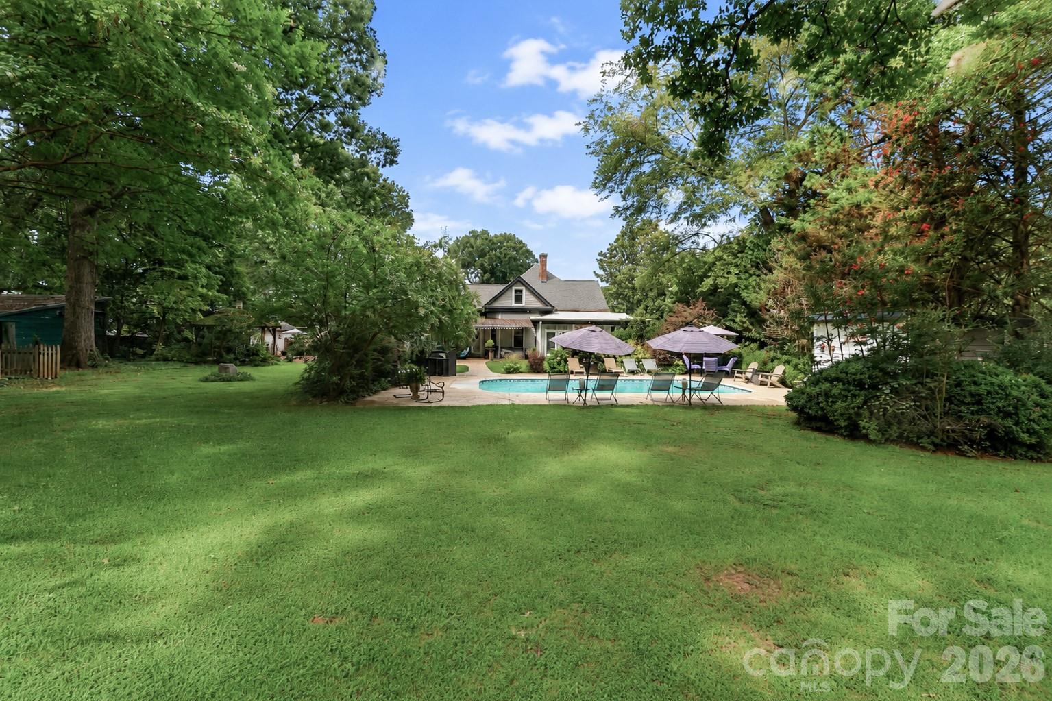 804 E Broad St, Statesville, NC 28677