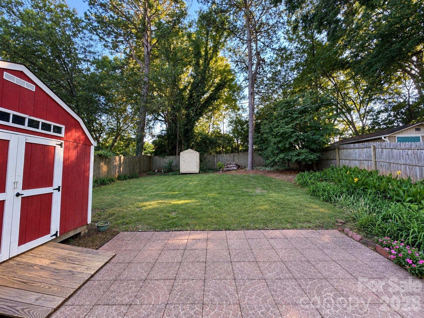 2720 Shamrock Dr, Charlotte, NC 28205