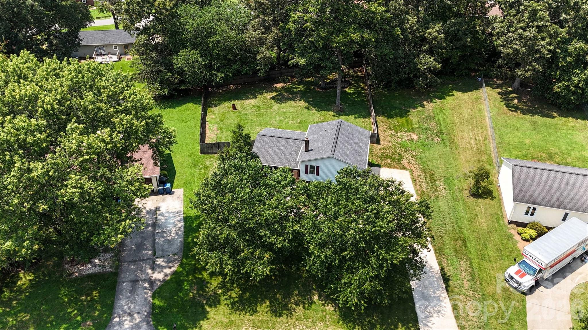 1751 Piney Rd, Hickory, NC 28602