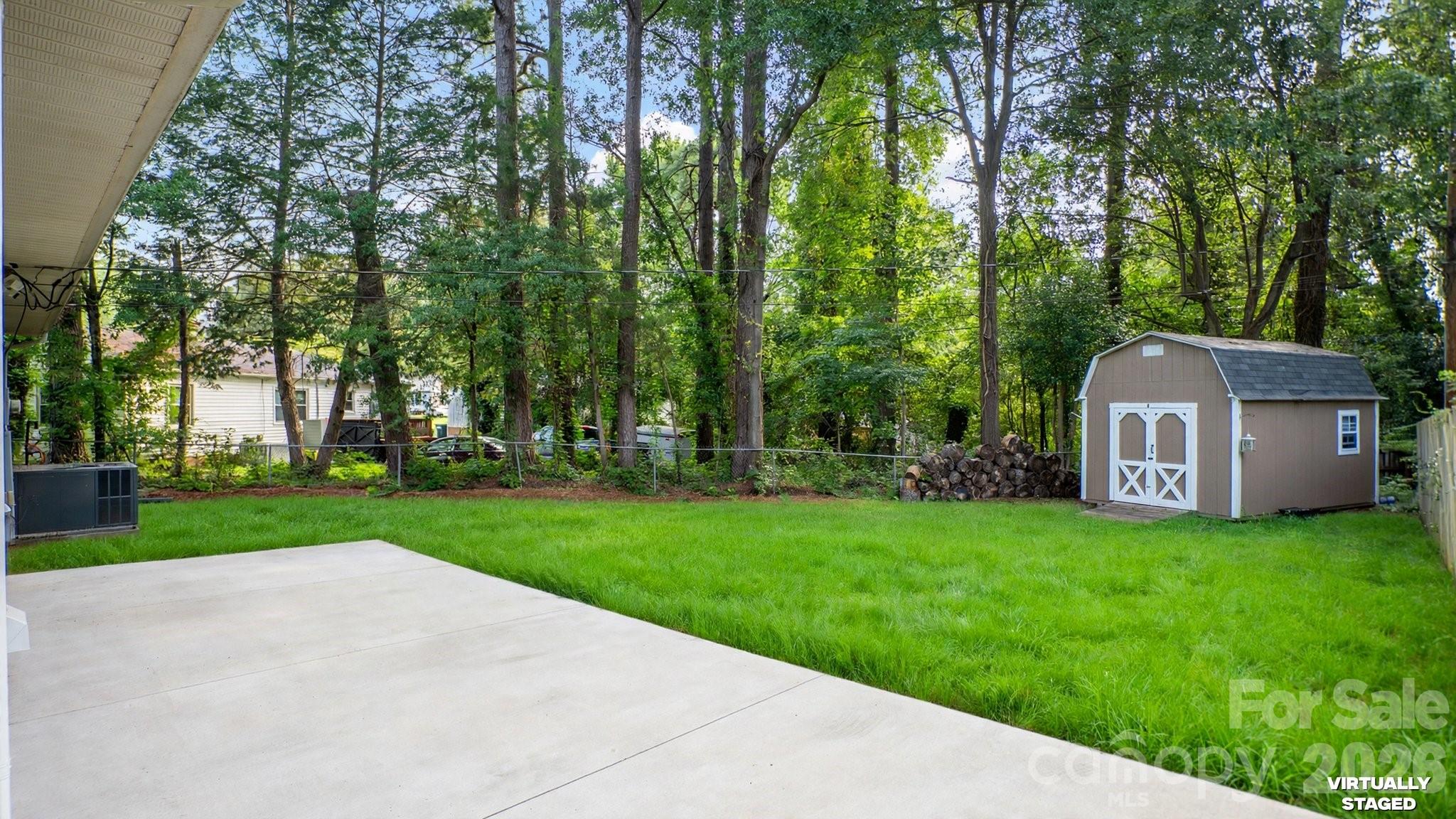 902 Dogwood Dr, Gastonia, NC 28054