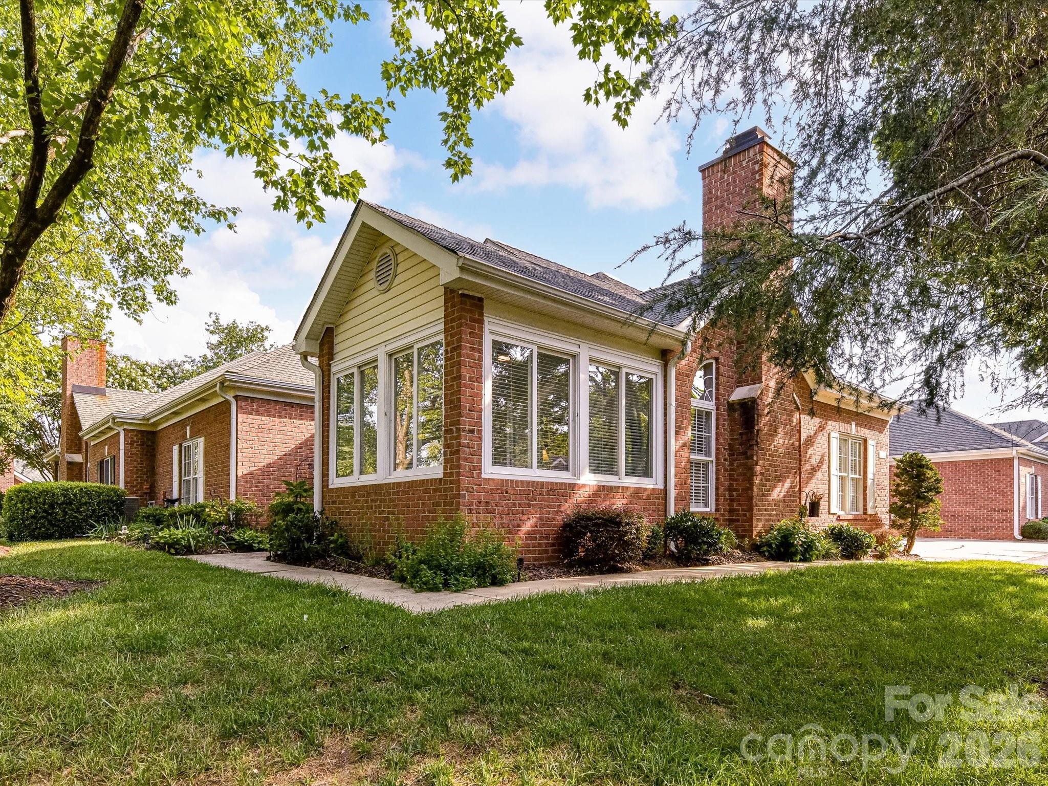 8316 Olde Troon Dr, Charlotte, NC 28277