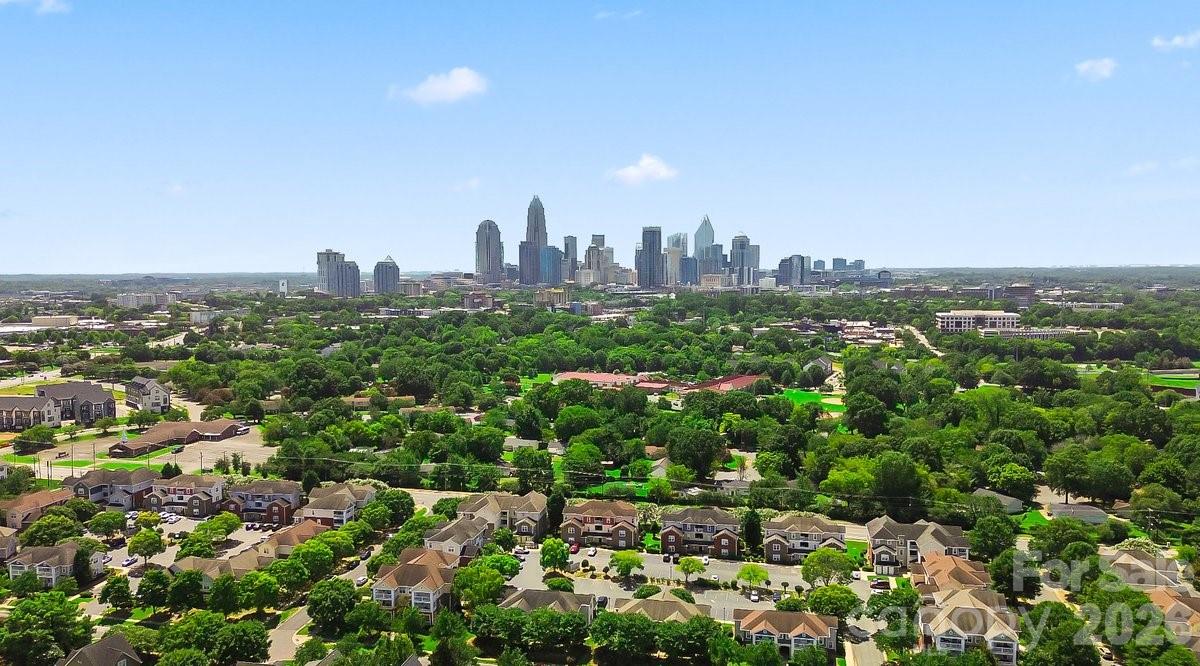 1308 Rising Oak Dr, Charlotte, NC 28206