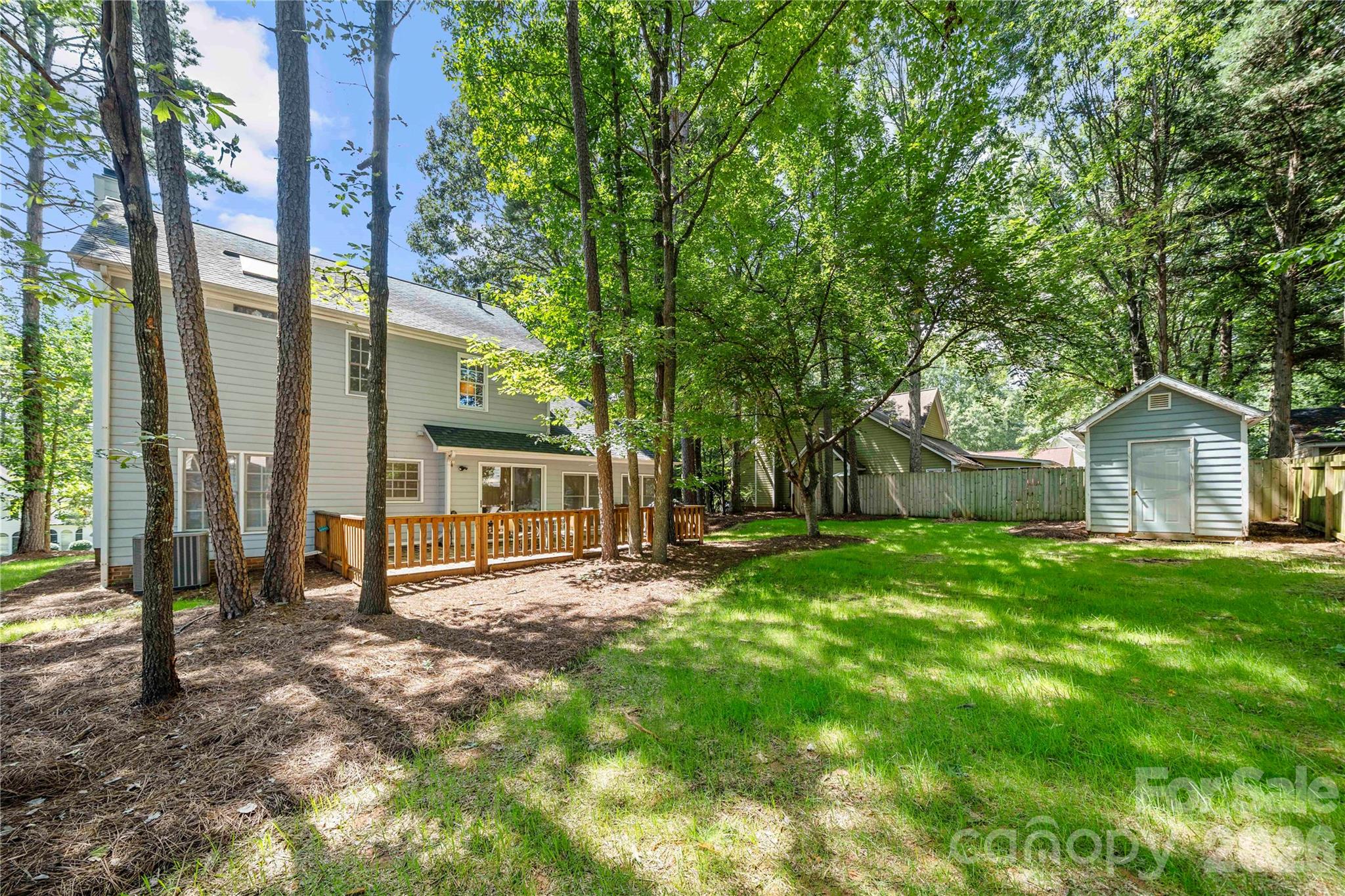 2708 Kirkholm Dr, Matthews, NC 28105