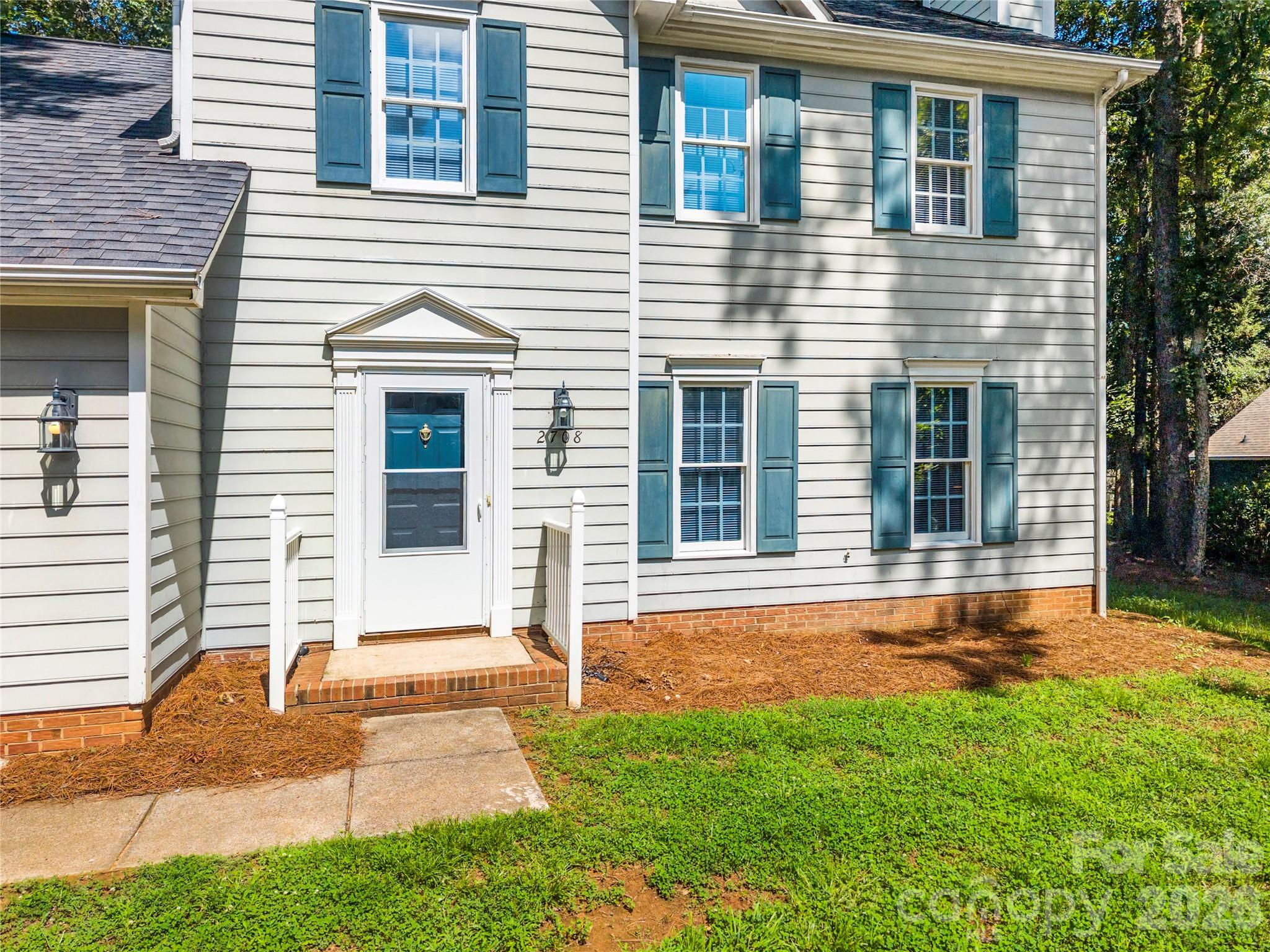 2708 Kirkholm Dr, Matthews, NC 28105