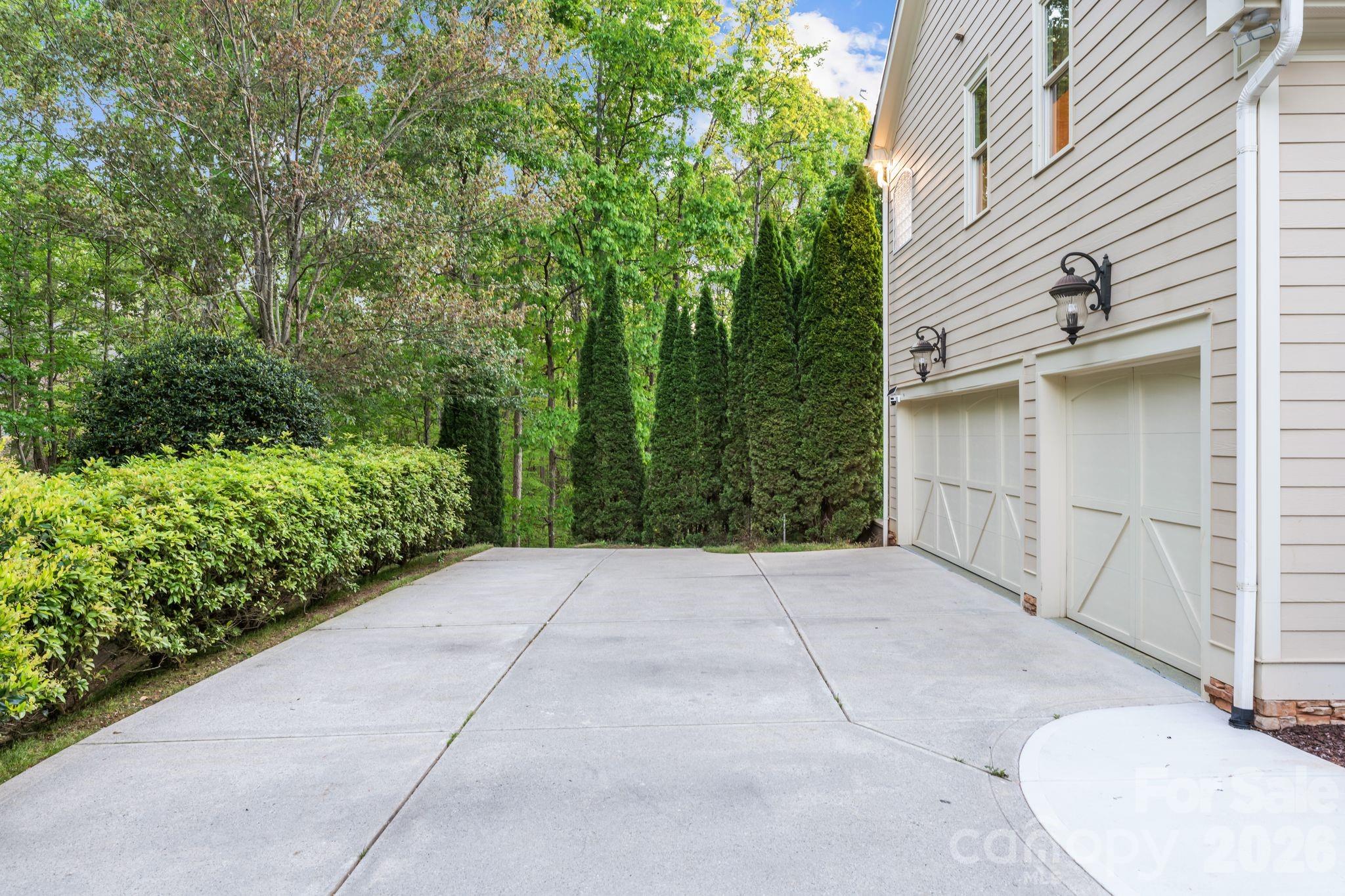 107 Mcauley Ct, Mooresville, NC 28117