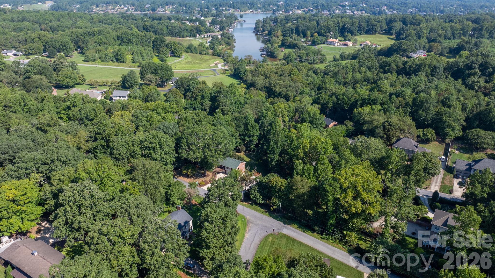 250 36th Ave NW, Hickory, NC 28601