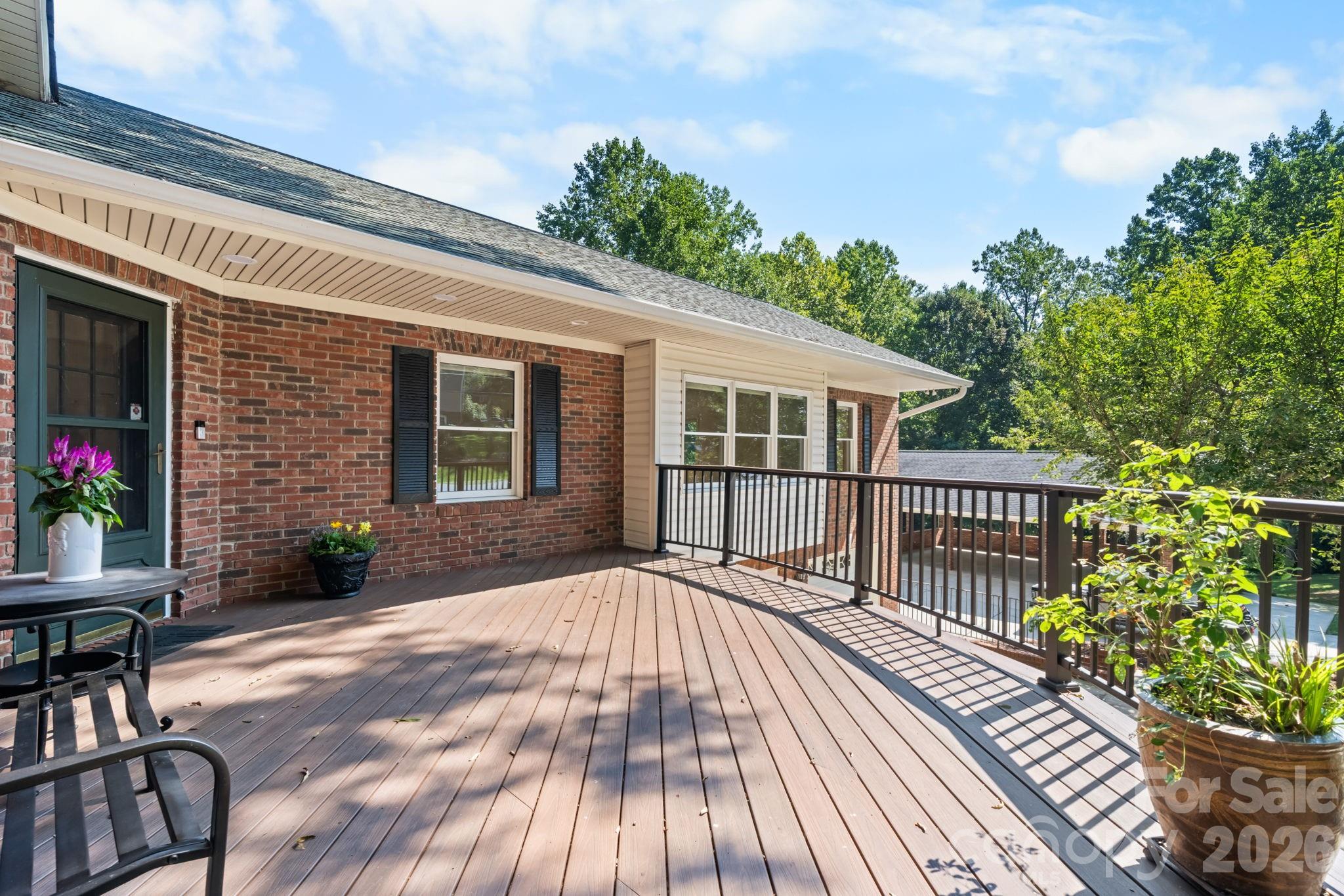 250 36th Ave NW, Hickory, NC 28601