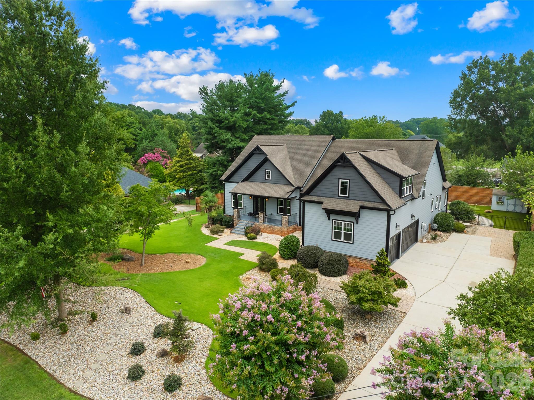129 Aqua Dr, Mooresville, NC 28117