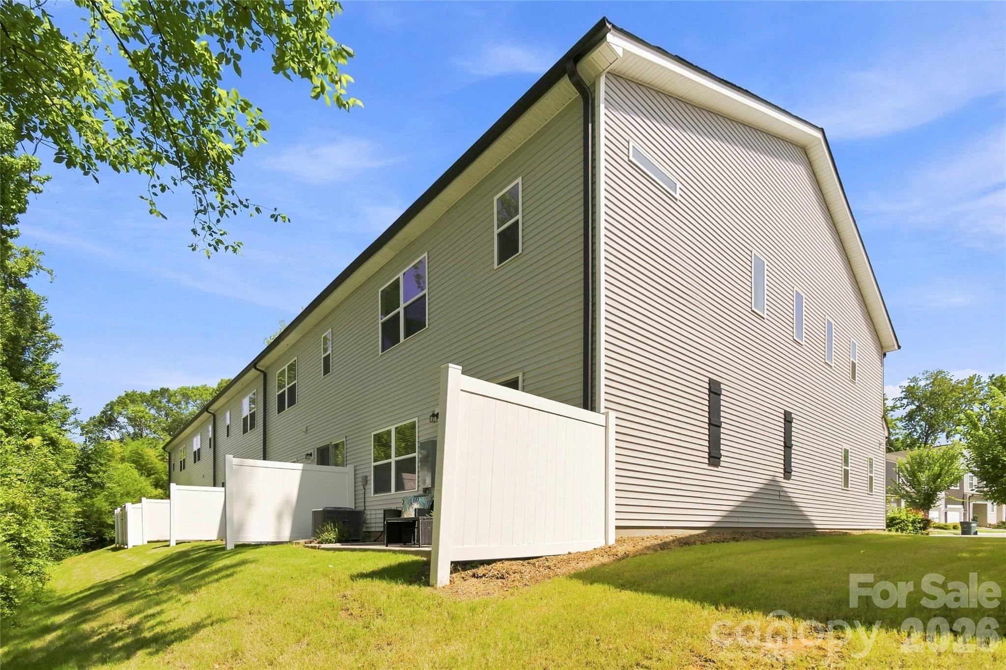 5320 Somerset Hill Ln, Charlotte, NC 28269