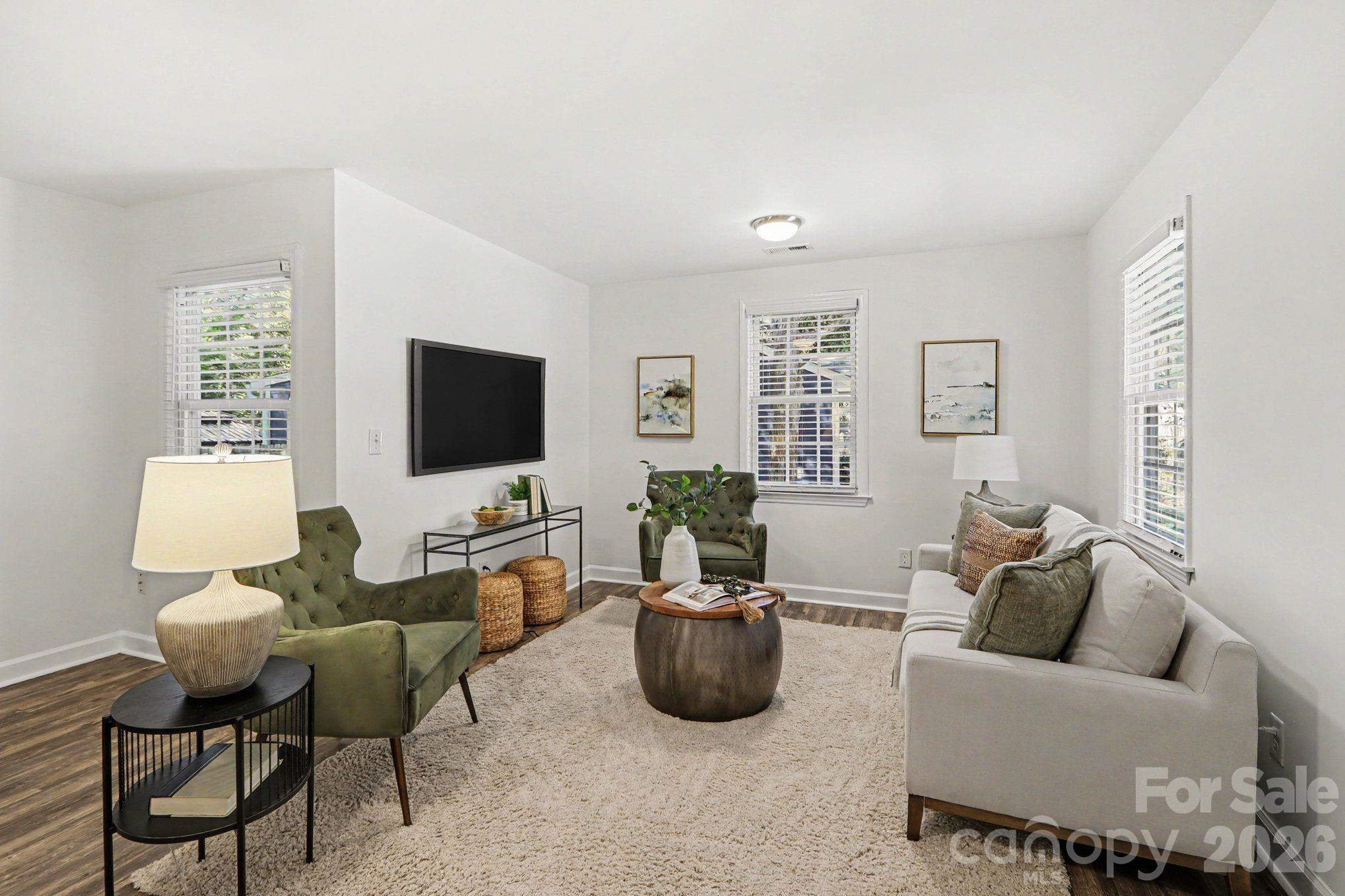 113 N Smallwood Pl, Charlotte, NC 28216