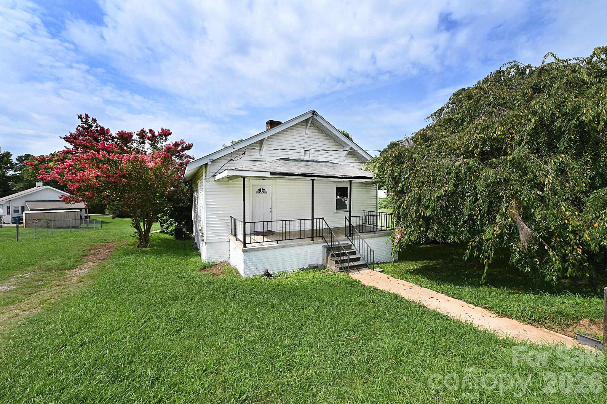 1632 C Ave SE, Hickory, NC 28602