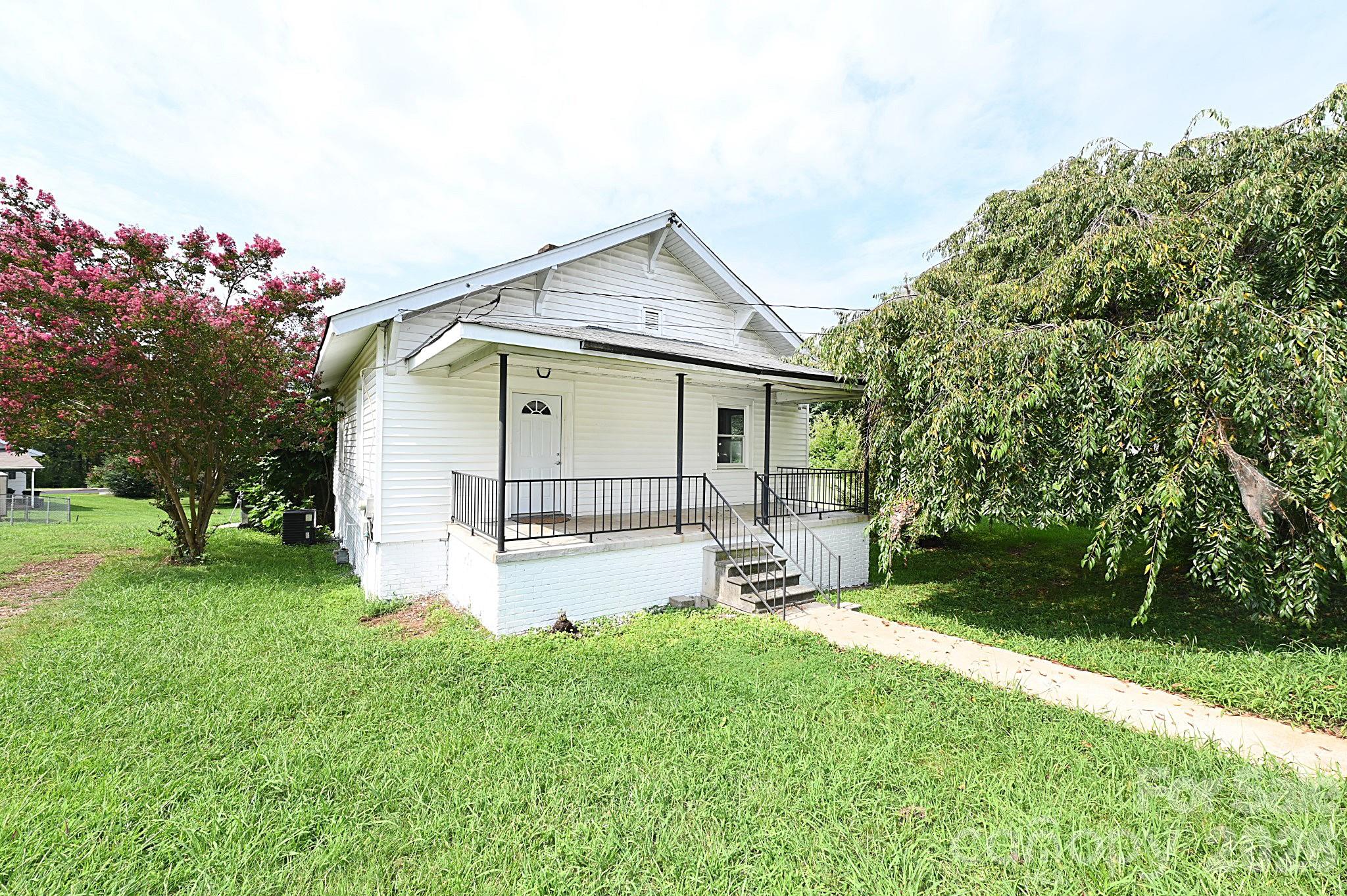 1632 C Ave SE, Hickory, NC 28602