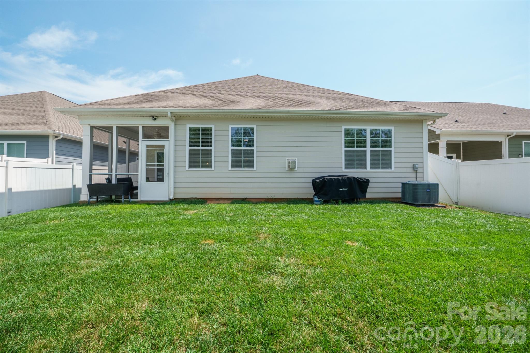 261 Robinwood Ln, Clover, SC 29710