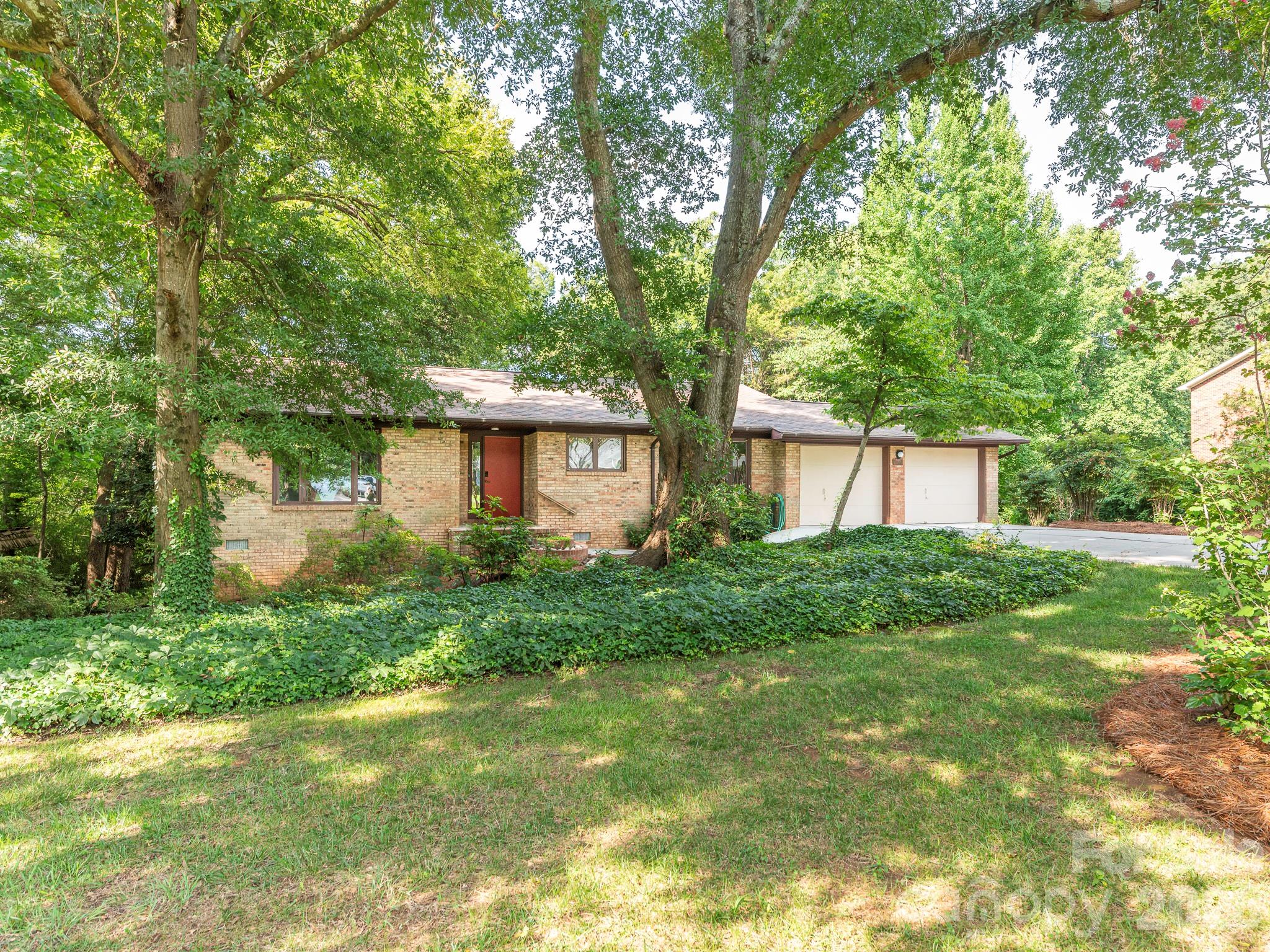 6211 Providence Ct NW, Concord, NC 28027