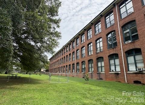 201 S Hoskins Rd #318, Charlotte, NC 28208