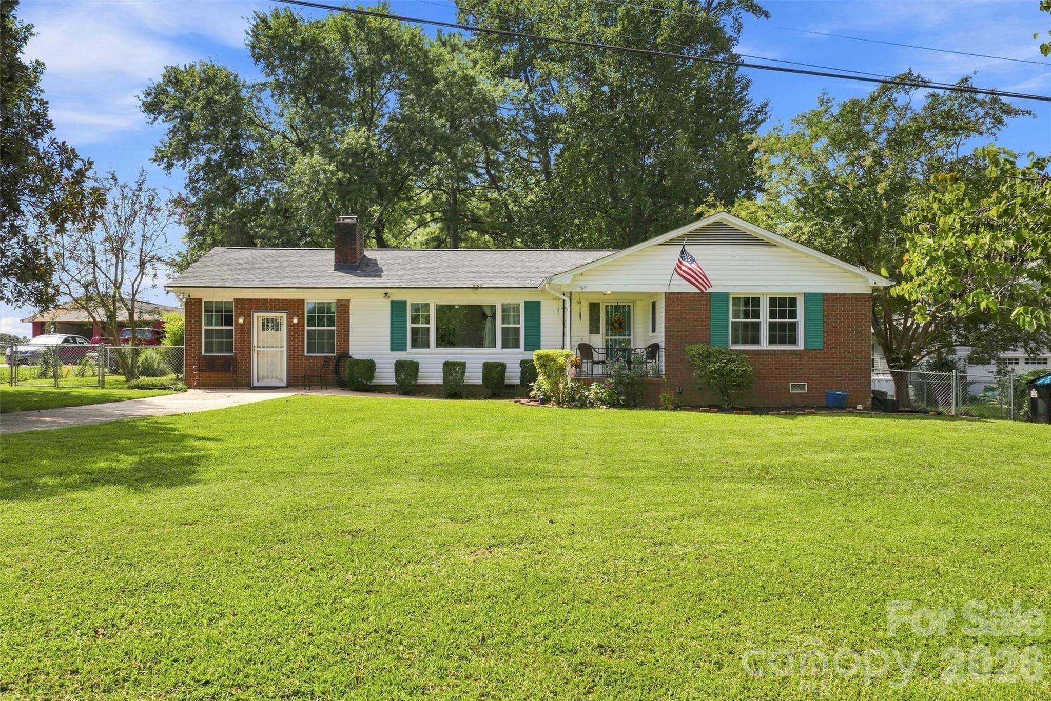 515 Lakewood Dr, Gastonia, NC 28056
