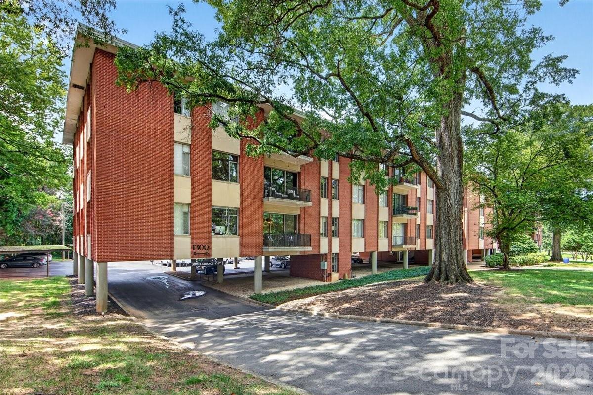 1300 Queens Rd #209, Charlotte, NC 28207