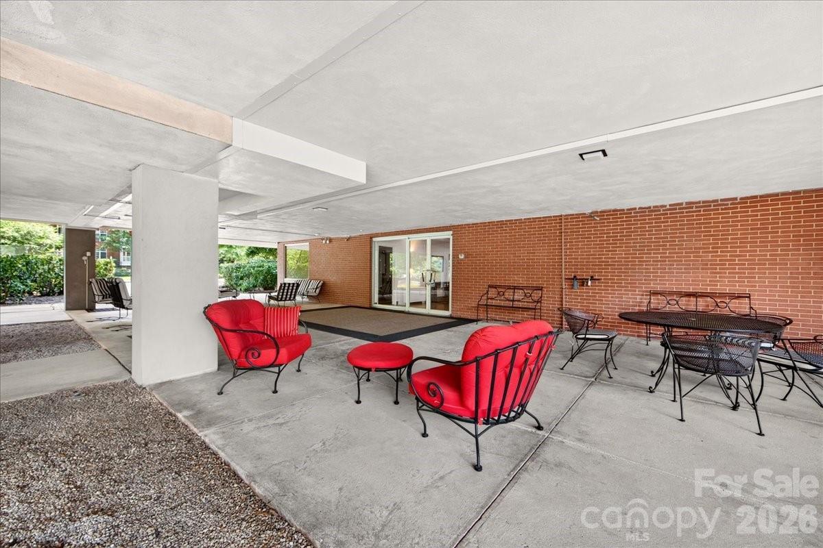 1300 Queens Rd #209, Charlotte, NC 28207