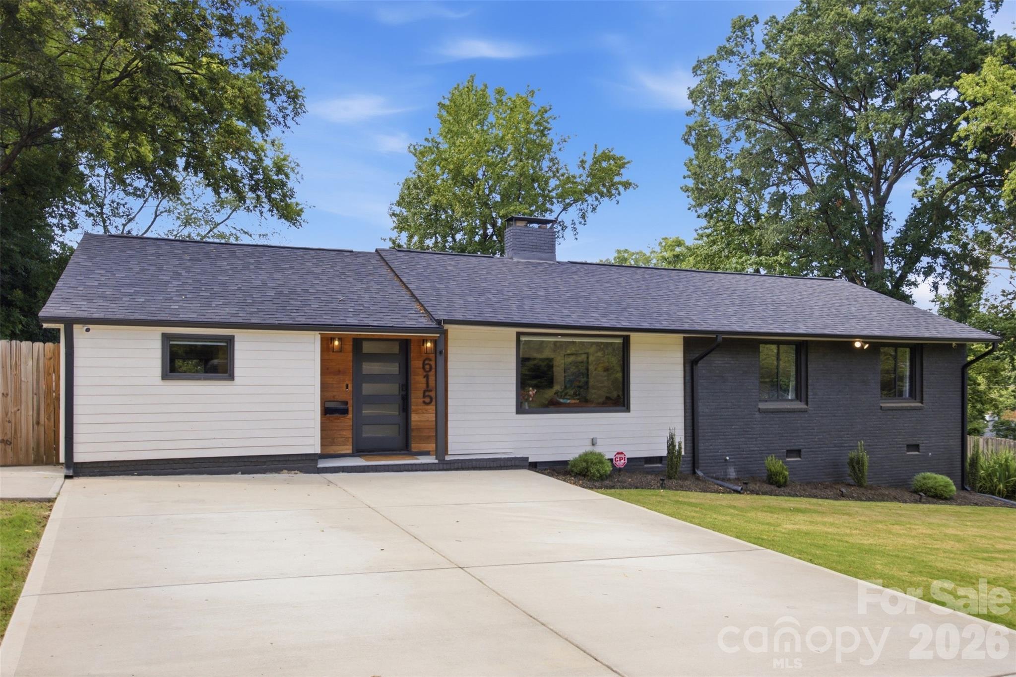 615 Manhasset Rd, Charlotte, NC 28209
