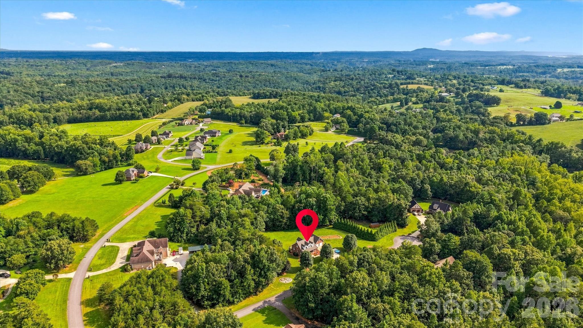 85 Charleston Ct, Hickory, NC 28601