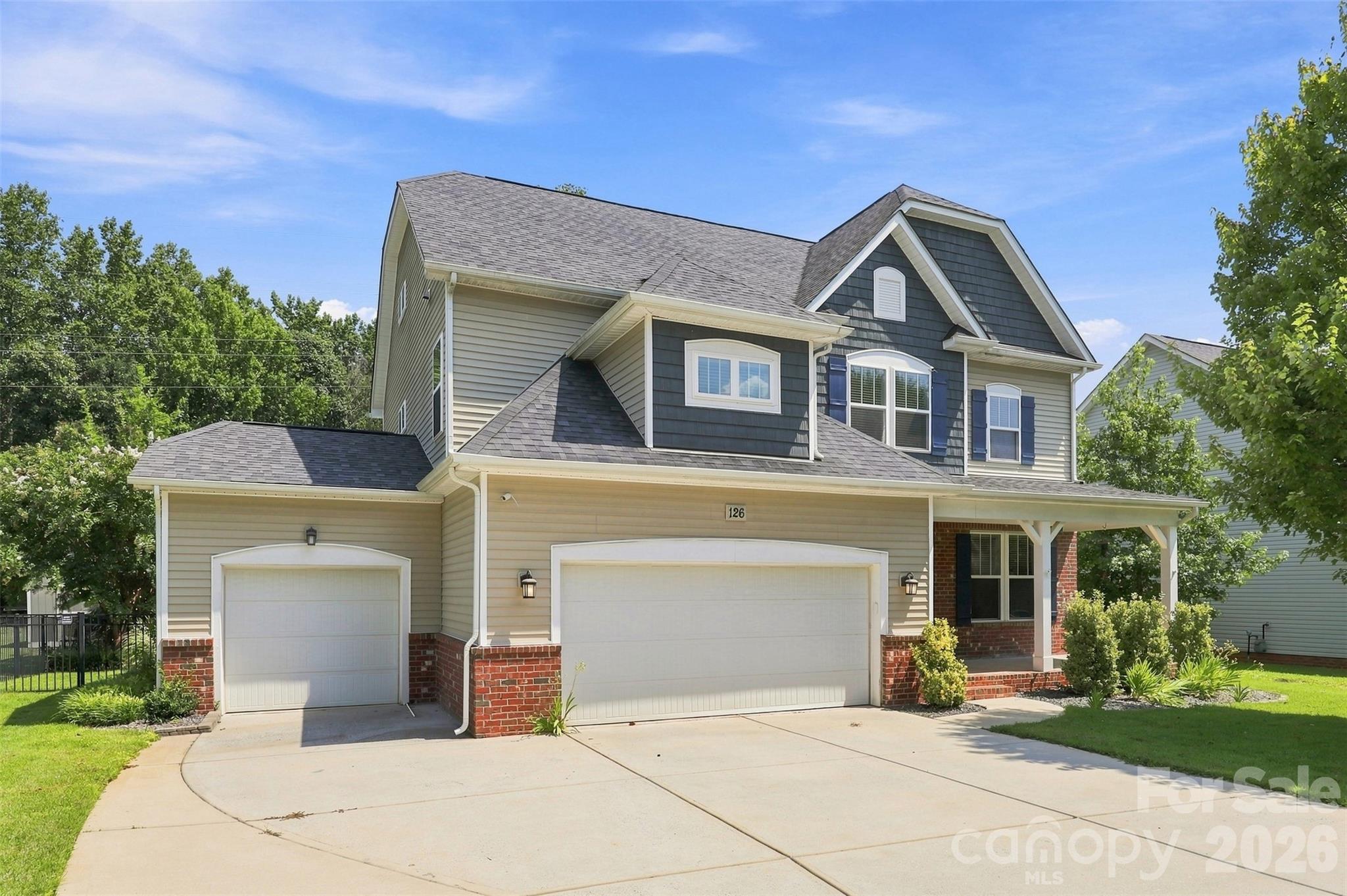 126 Misty Woods Dr, Clover, SC 29710