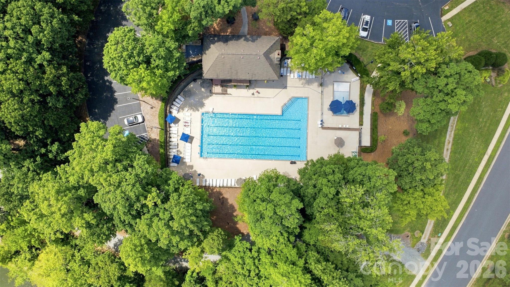 6813 Wolf Run Dr, Charlotte, NC 28277