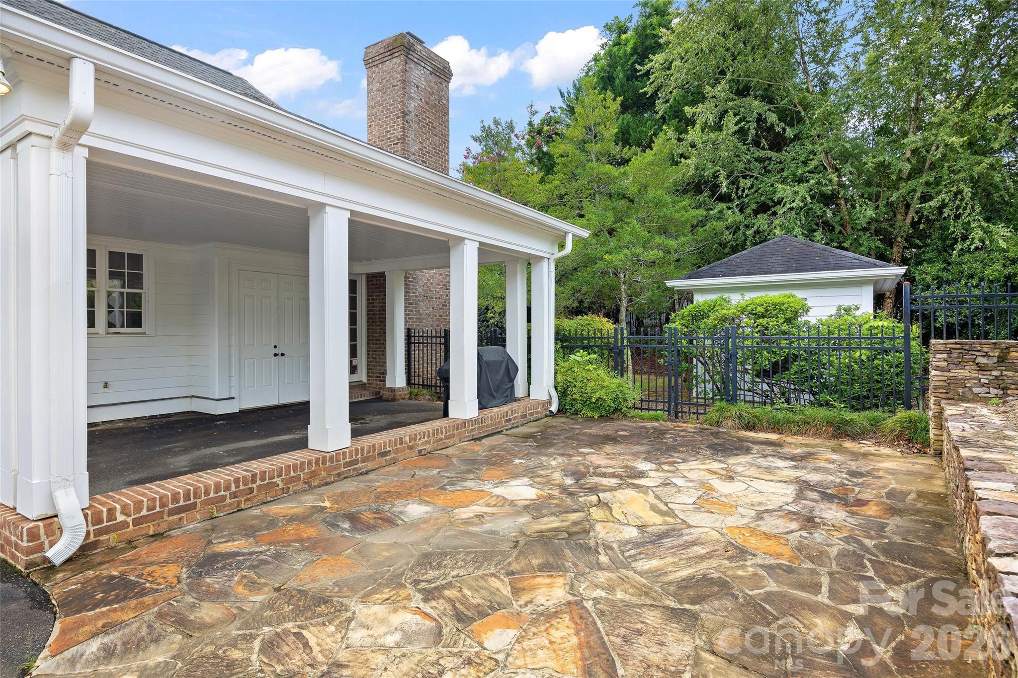 2135 Sharon Ave, Charlotte, NC 28211
