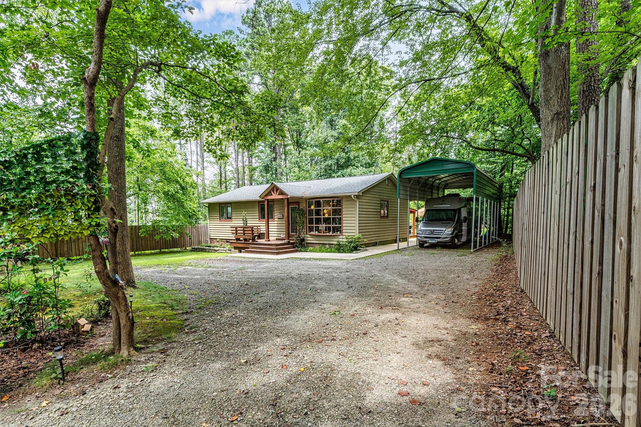 7697 Katherine Dr, Denver, NC 28037