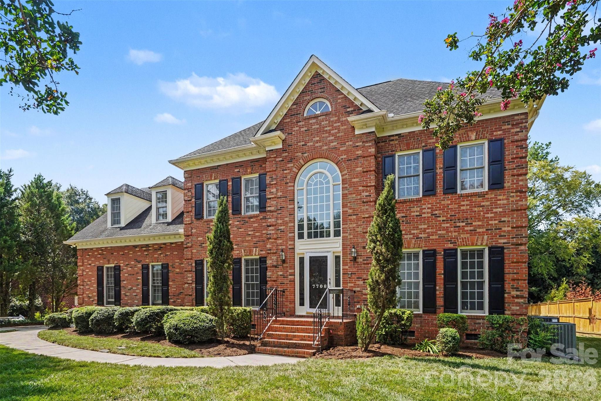 7708 Red Oak Ln, Charlotte, NC 28226