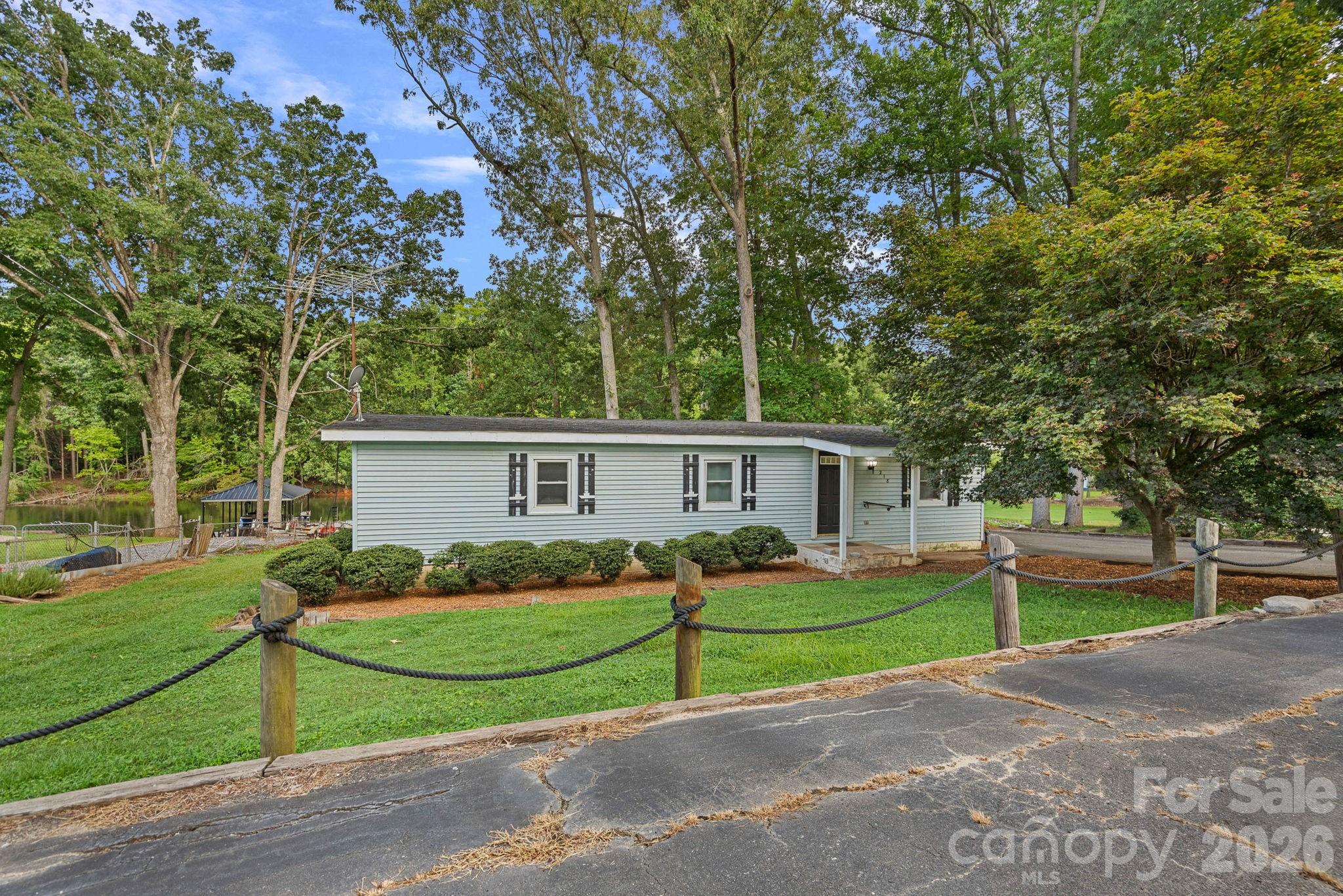 218 Lineberger Dr, Mooresville, NC 28117