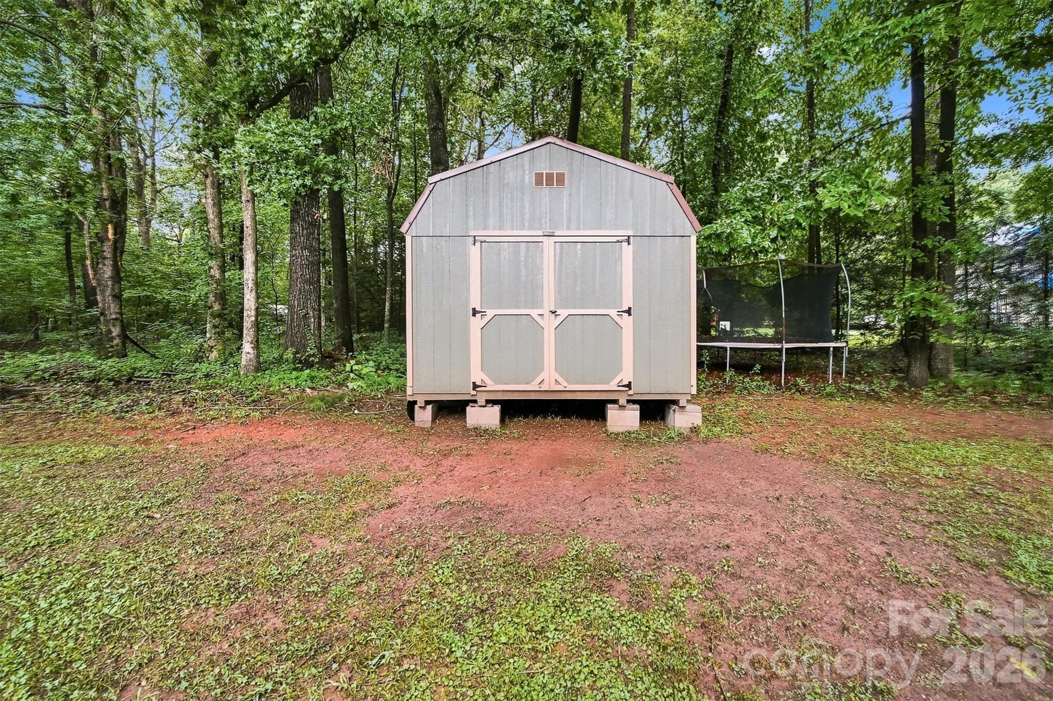 3933 Mattingly Dr, Hickory, NC 28602