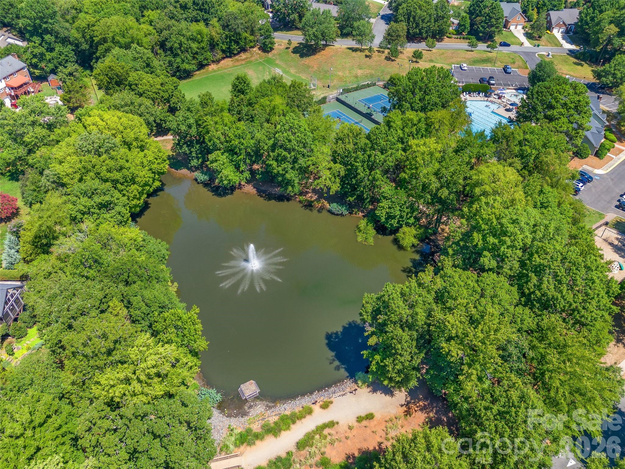 9209 Deer Spring Ln, Charlotte, NC 28210