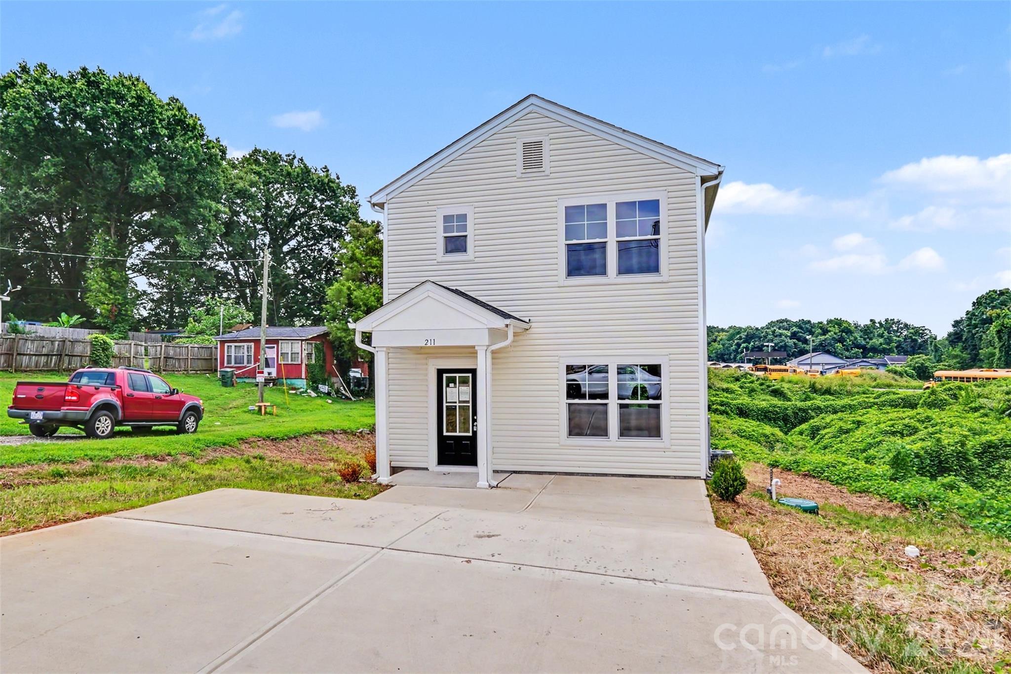 211 E 8th Ave, Gastonia, NC 28054