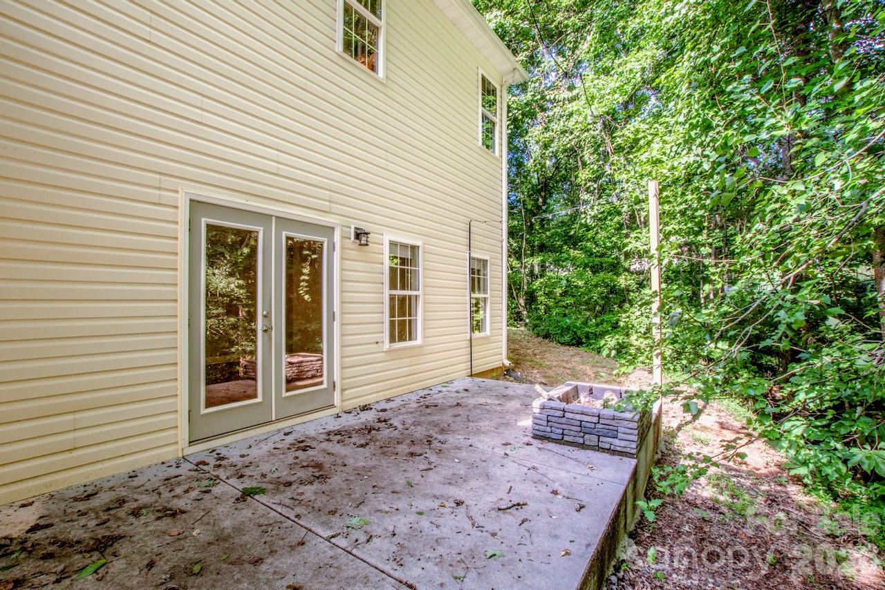 127 Wood Acre Dr, Mooresville, NC 28115