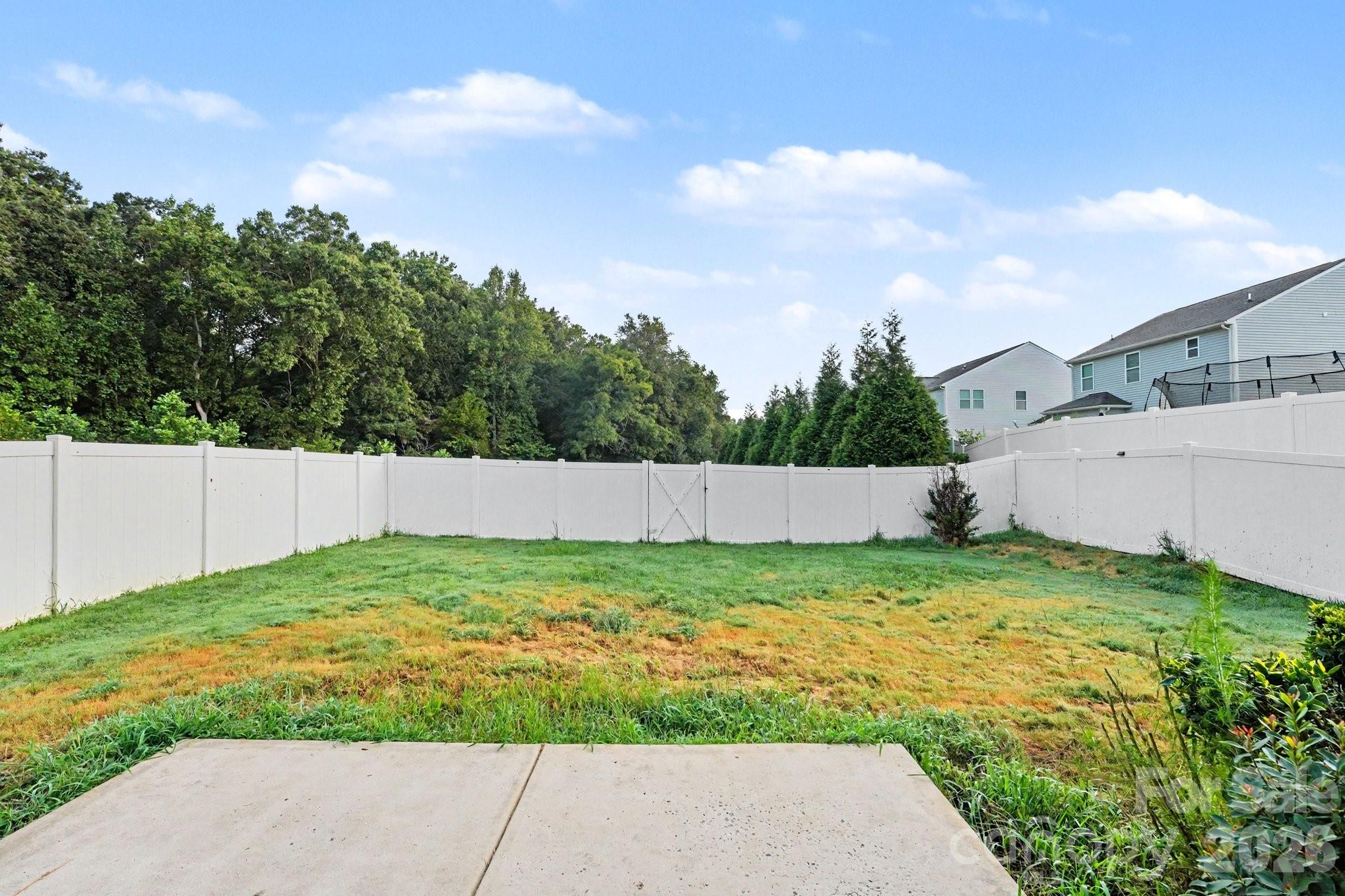 128 Sutters Mill Dr, Troutman, NC 28166