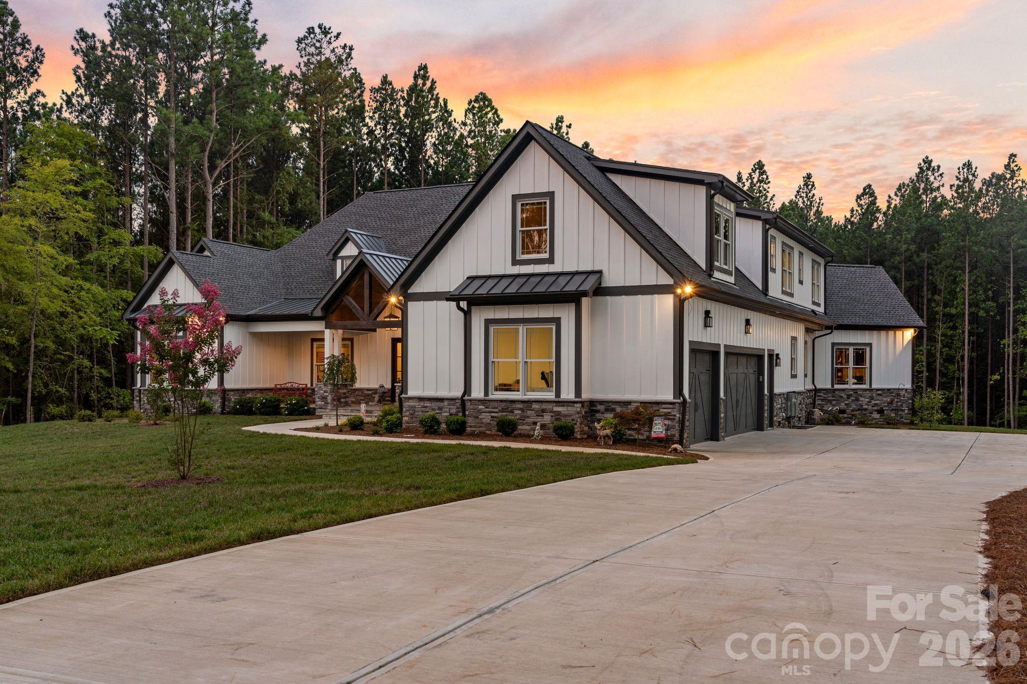154 Emerald Creek Dr, Troutman, NC 28166