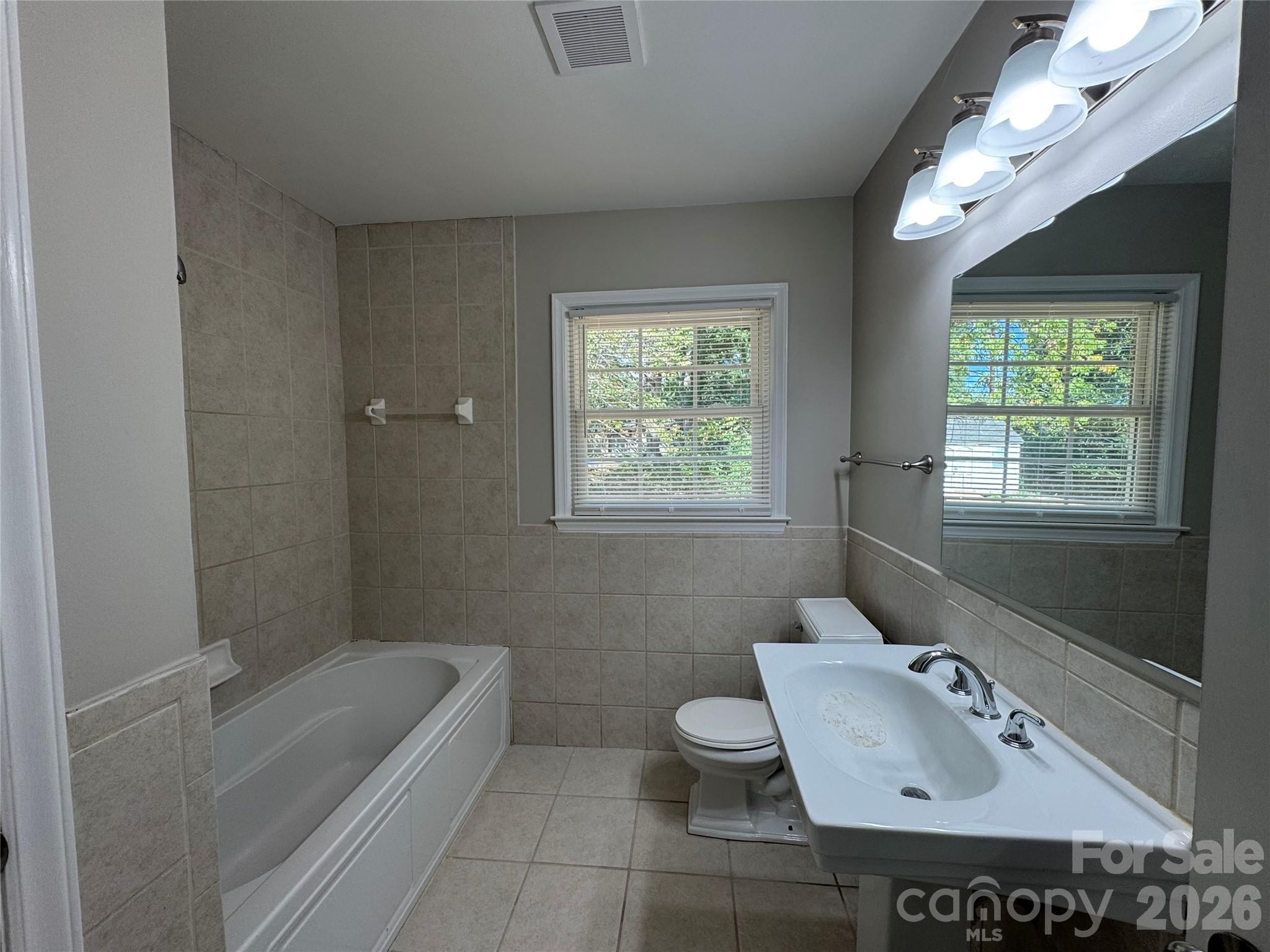 8509 Idlewild Rd, Charlotte, NC 28227