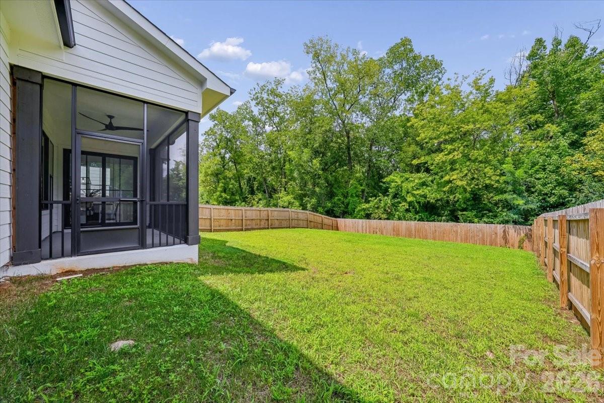 2025 South St, Charlotte, NC 28208
