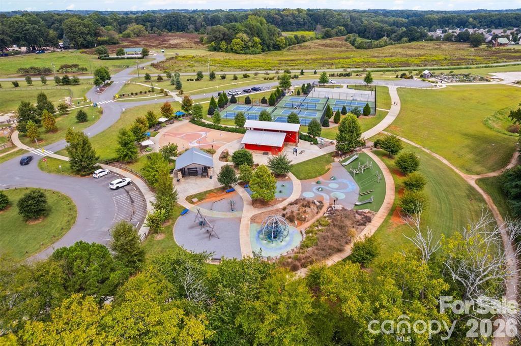 6814 Barefoot Forest Dr, Charlotte, NC 28269
