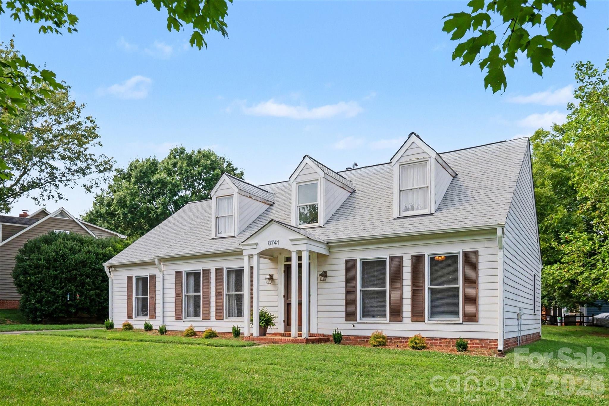 8741 Fieldgate Dr, Charlotte, NC 28277