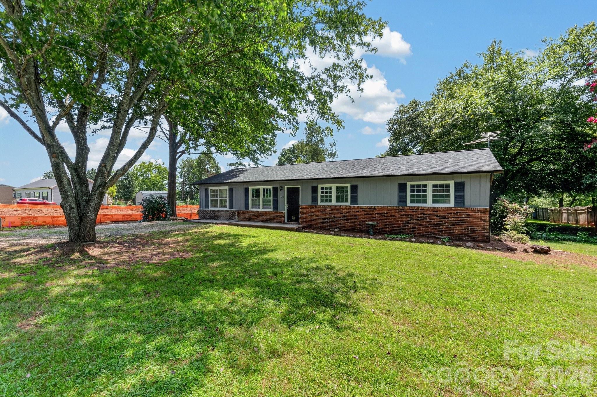 123 Robinette Ln, Statesville, NC 28625