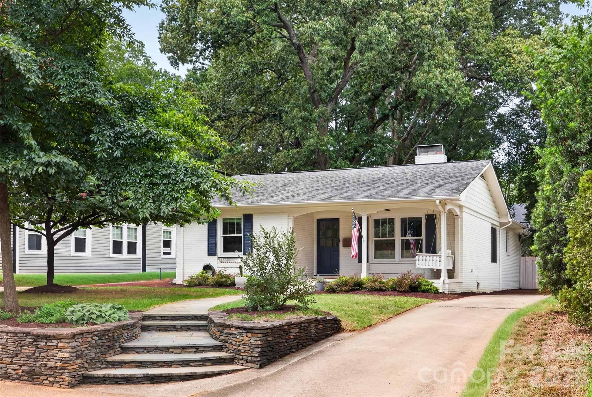 1911 Club Rd, Charlotte, NC 28205