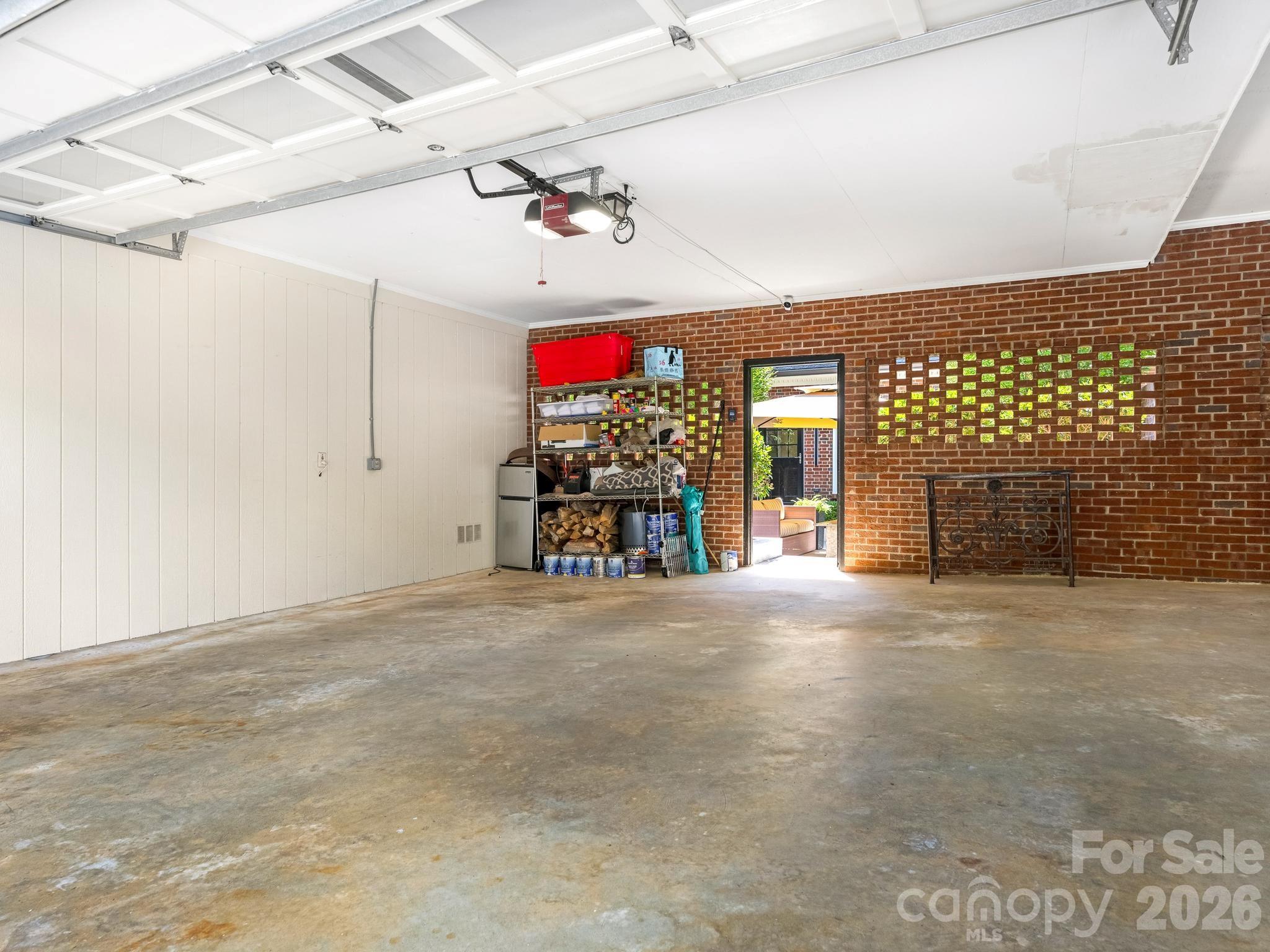 223 Perrin Pl, Charlotte, NC 28207